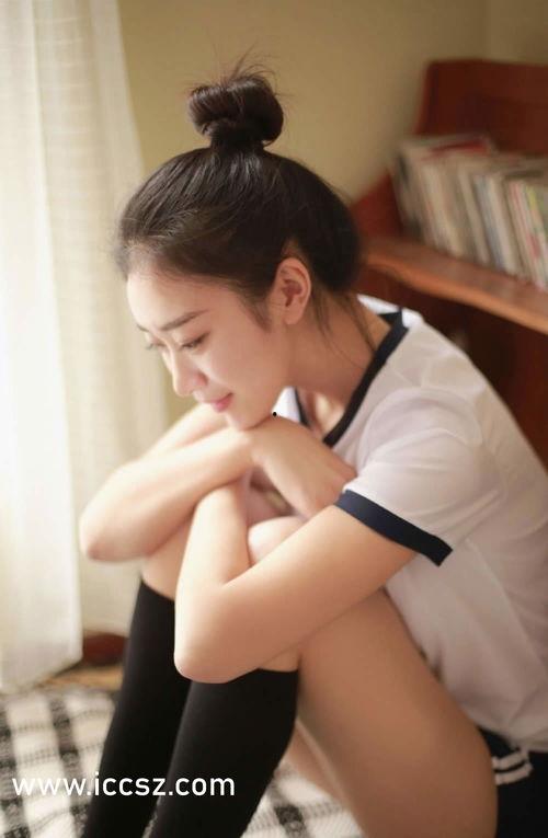 国产在线情侣,揭秘国产在线情侣的浪漫生活